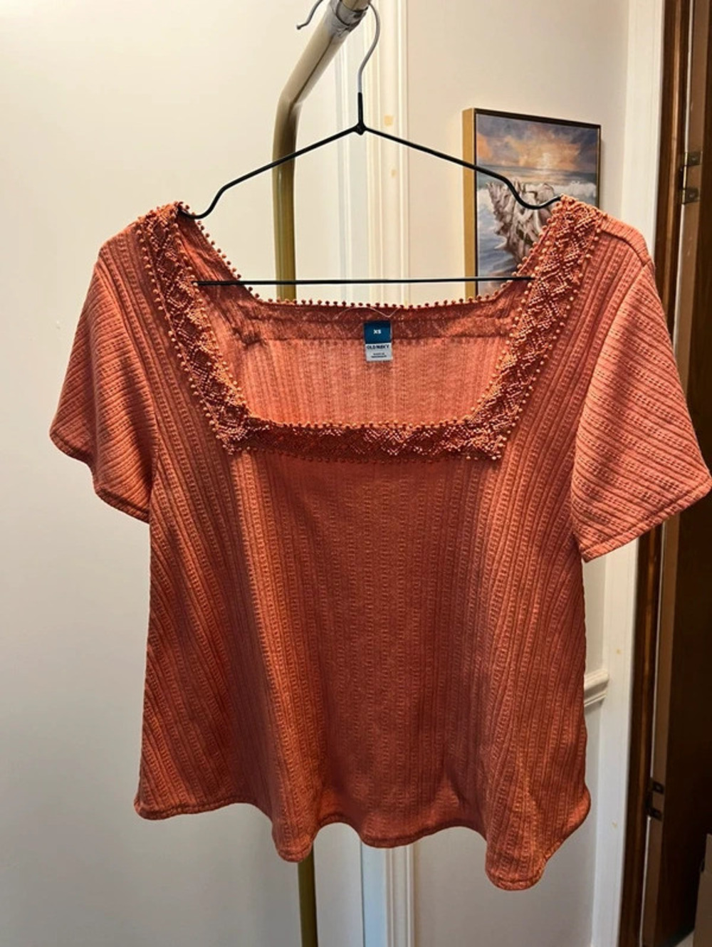 Old Navy top with cute detailing XS